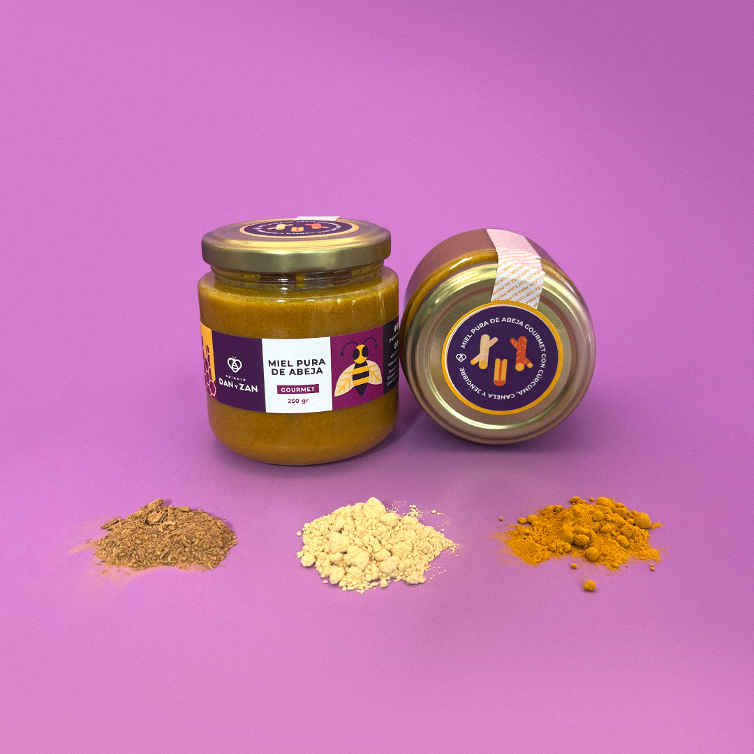 Frasco de miel gourmet con cúrcuma, jengibre y canela de 250 gr.